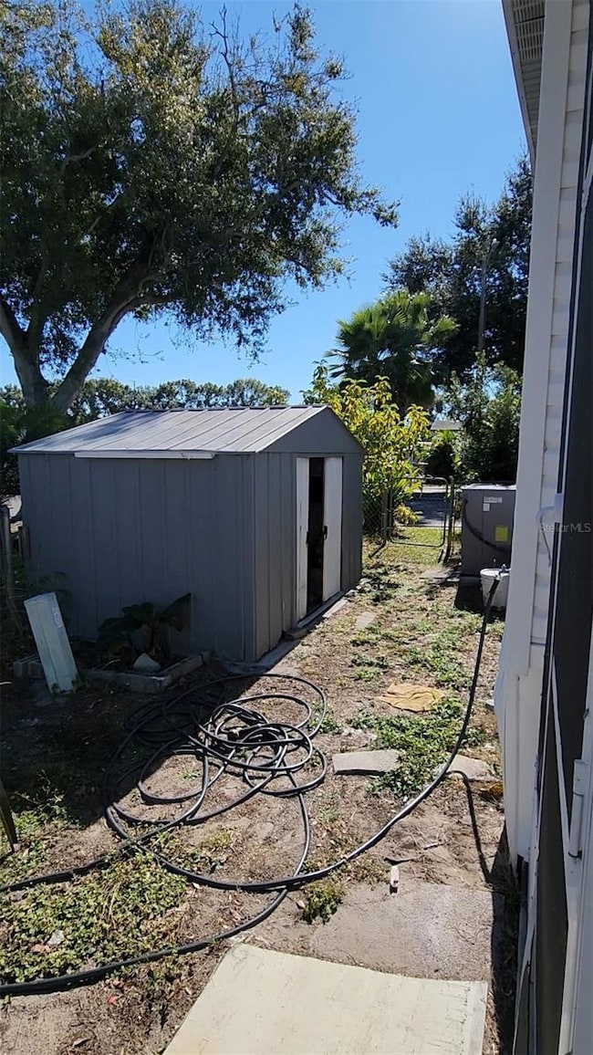 9800 Oaks St, Tampa, FL 33635 - photo 7