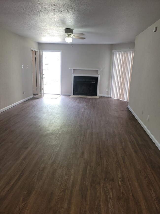 9700 Leawood Blvd unit 1501, Houston, TX 77099 - photo 5