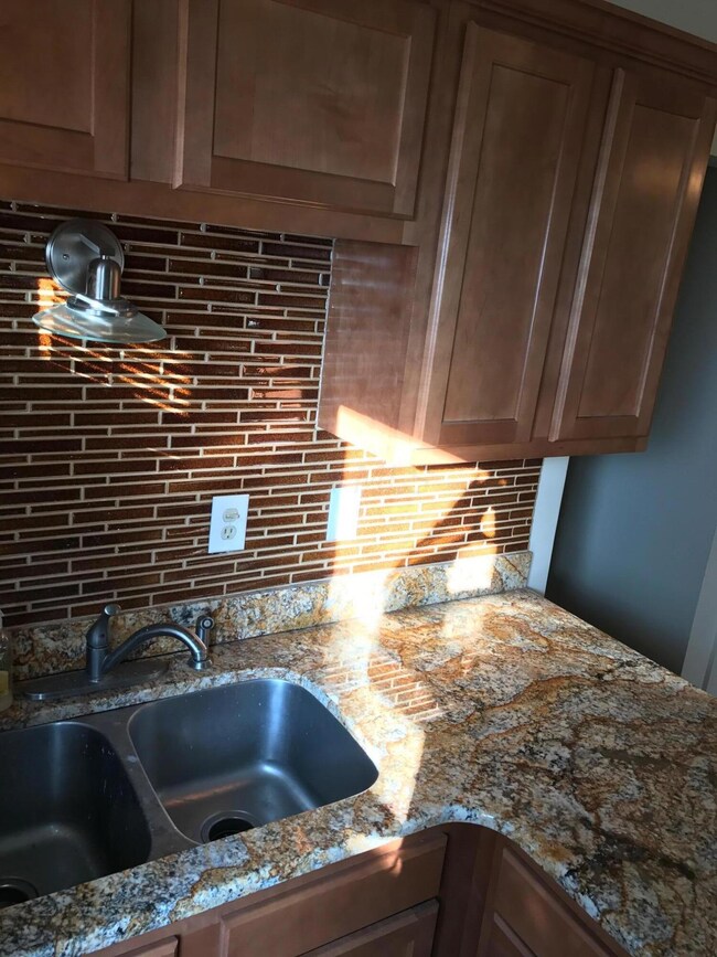 1451 Kitchen w sink