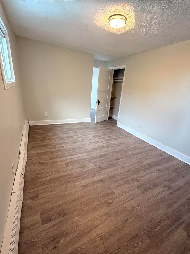 39 Mead St unit 1, Manchester, NH 03104 - photo 4