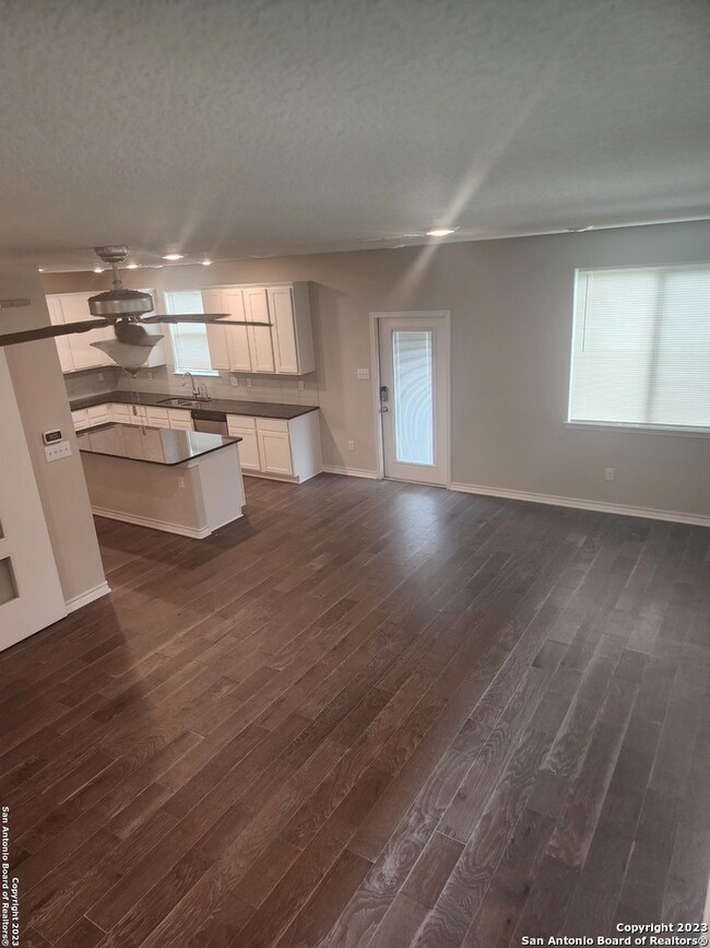 21543 Vista de Cristal, San Antonio, TX 78259 - photo 5