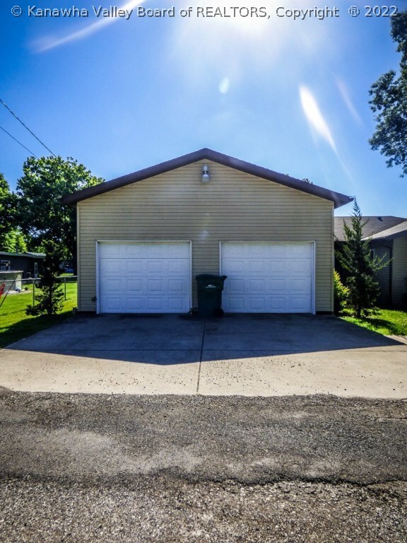 467 Hamon Dr, Scott Depot, WV 25560 - photo 4