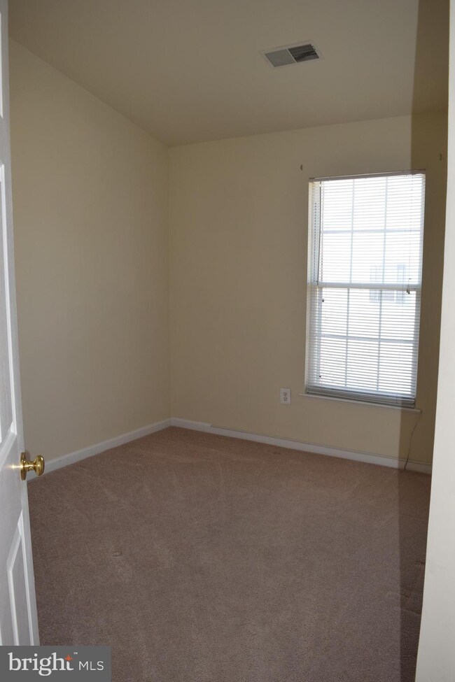 13036 Rosebay Dr, Germantown, MD 20874 - photo 6