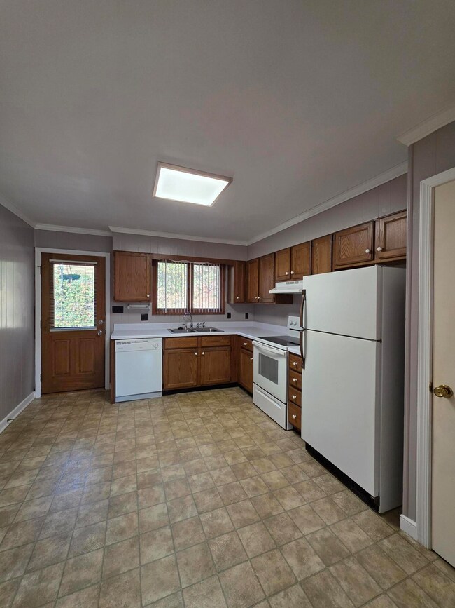 815 Roanoke Blvd, Salem, VA 24153 - photo 5