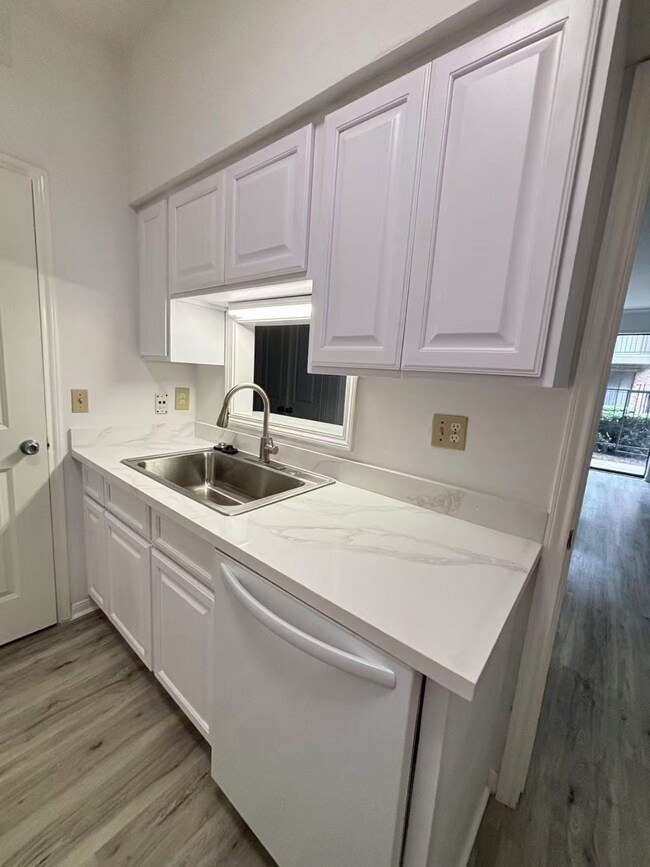 2425 Underwood St unit 157, Houston, TX 77030 - photo 5