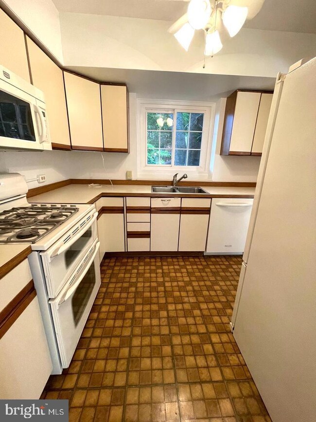 1620 Mount Eagle Place, Alexandria, VA 22302 - photo 6