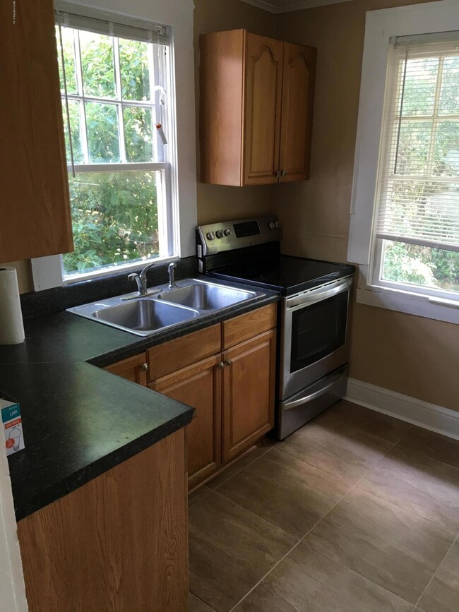 1252 Donald St, Jacksonville, FL 32205 - photo 6