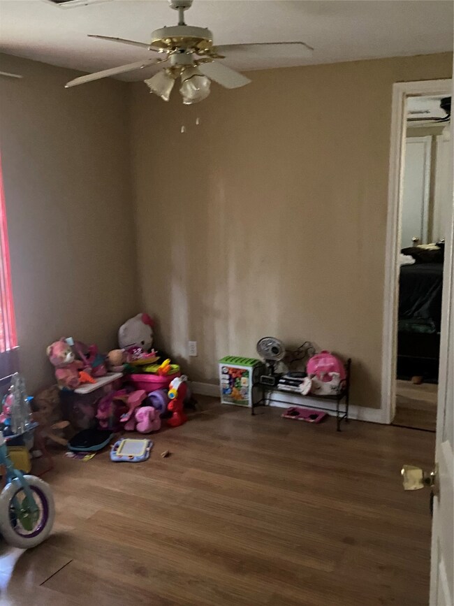 4604 Los Angeles St, Houston, TX 77026 - photo 6