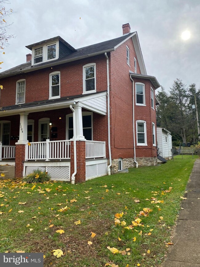 1104 Olive St, Coatesville, PA 19320 - photo 4