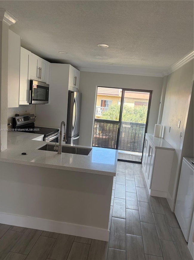 5460 W 21st Ct unit 410, Hialeah, FL 33016 - photo 2