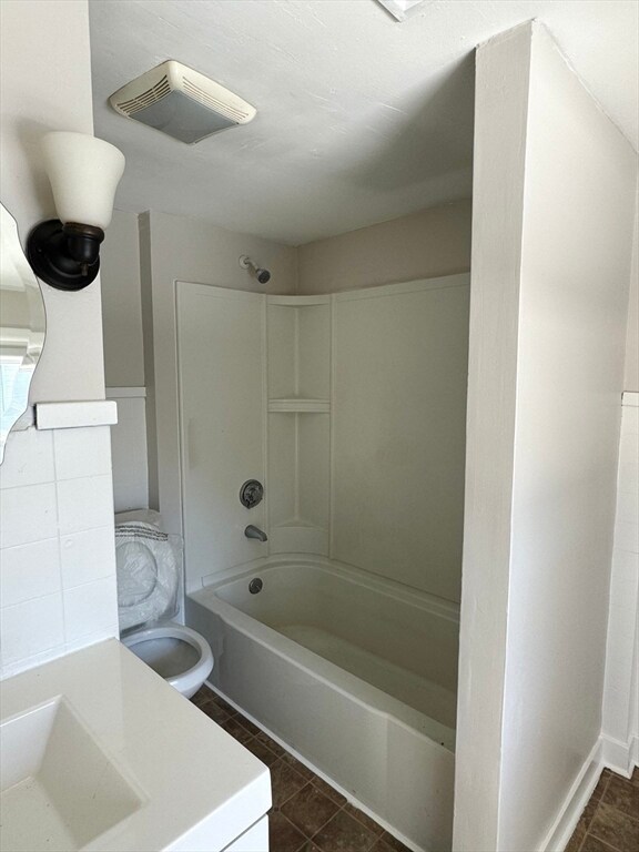 9 Kellogg St unit 2, Westfield, MA 01085 - photo 6