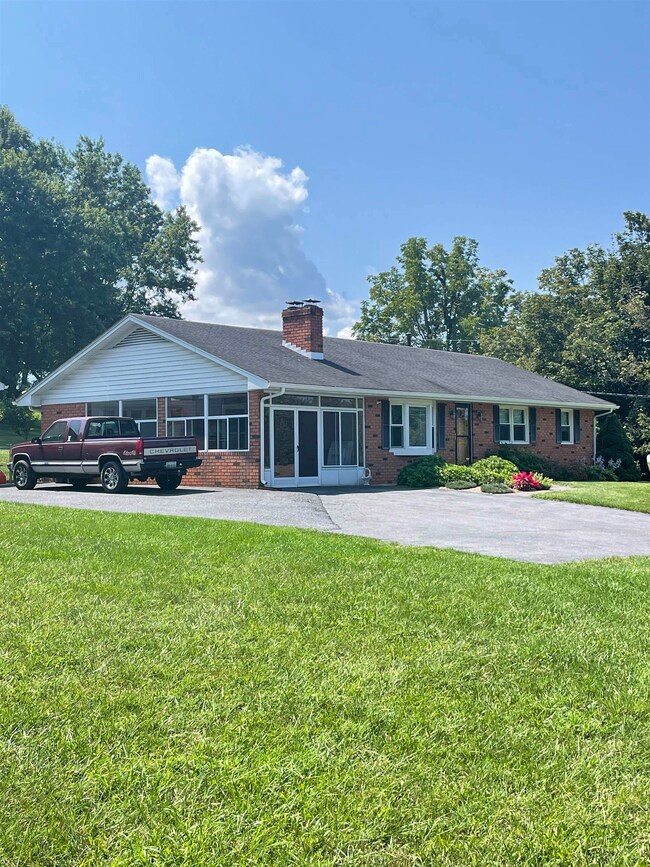 2377 Indian Ridge Rd, Stuarts Draft, VA 24477 - photo 3