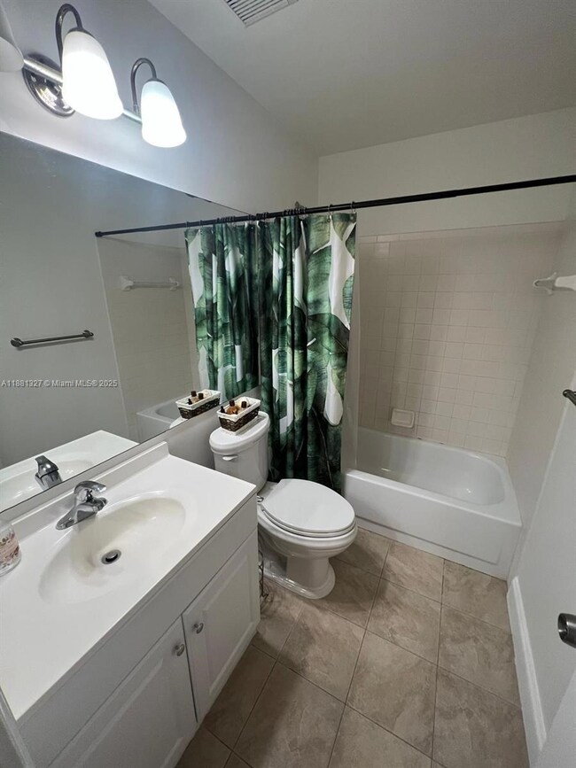 7652 Pinewalk Dr S unit 139, Margate, FL 33063 - photo 7