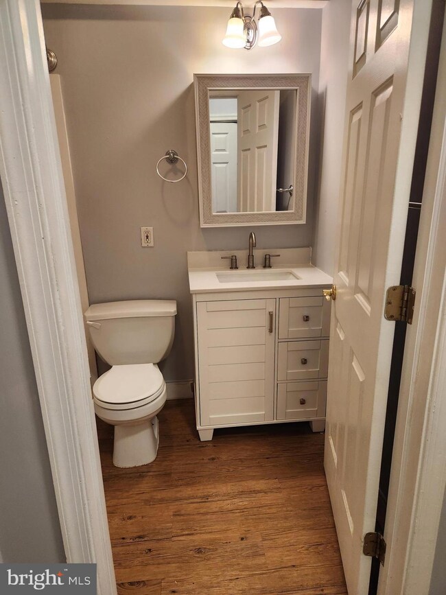 4329 Main St unit 4, Philadelphia, PA 19127 - photo 3