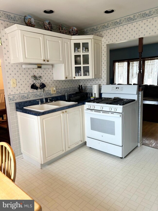 208 Ash Rd, Marlton, NJ 08053 - photo 3