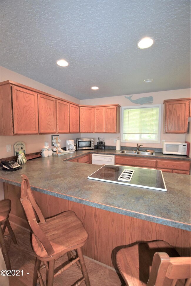 2480 SW Anchor Ave, Lincoln City, OR 97367 - photo 7