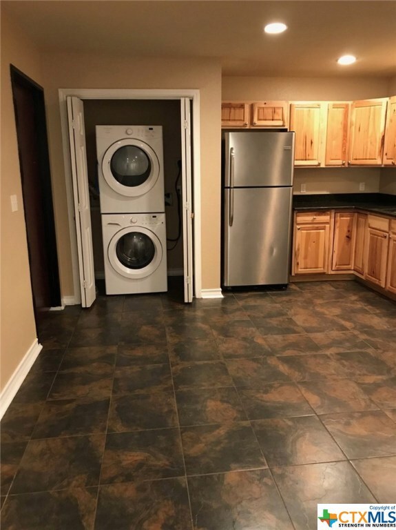 525 W Hutchison St unit A, San Marcos, TX 78666 - photo 3