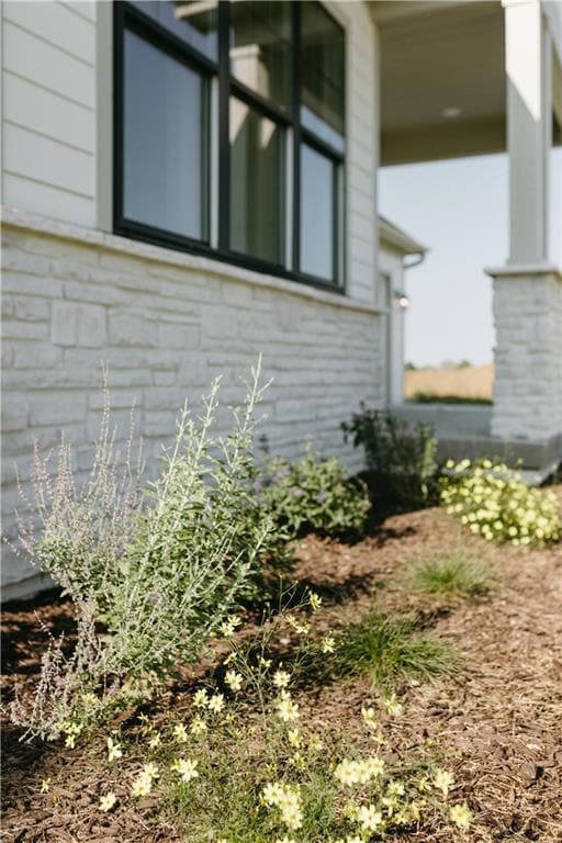 Front landscaping (yard includes irrigation)