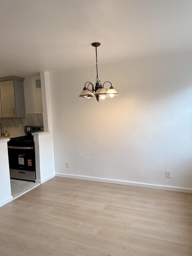 138-10 Franklin Ave unit 3L, Flushing, NY 11355 - photo 5