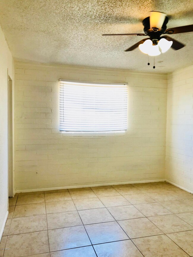 4233 N 48th Dr, Phoenix, AZ 85031 - photo 7