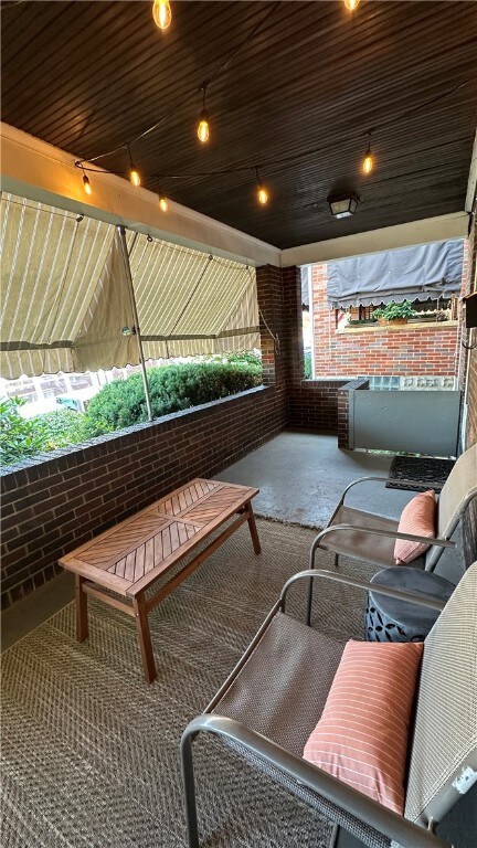 4322 Winterburn Ave, Pittsburgh, PA 15207 - photo 7