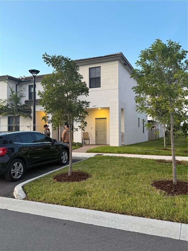 12877 SW 232nd Ln, Princeton, FL 33170 - photo 2