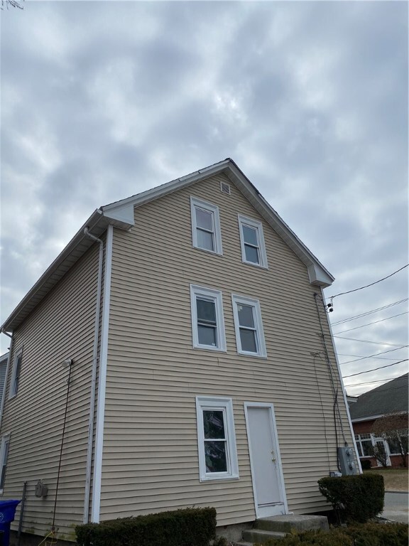 13 Knowlton St, Riverside, RI 02915 - photo 2