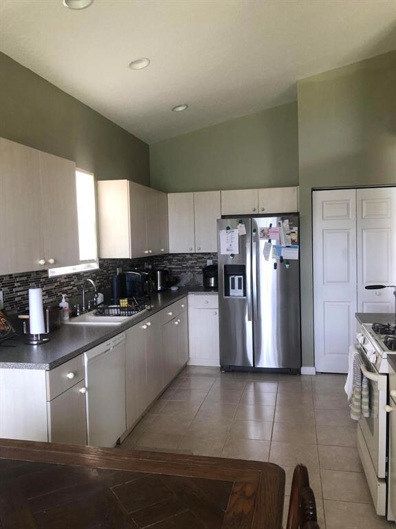 404 NW Springview Loop, Port Saint Lucie, FL 34986 - photo 3