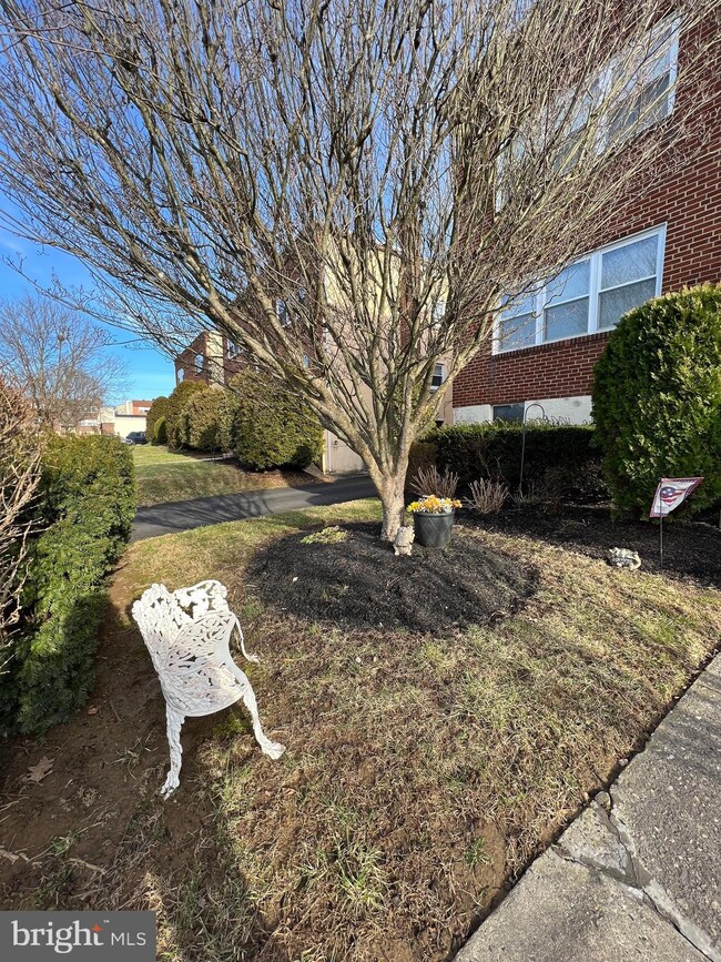 112 Clement Rd unit B, Oreland, PA 19075 - photo 4