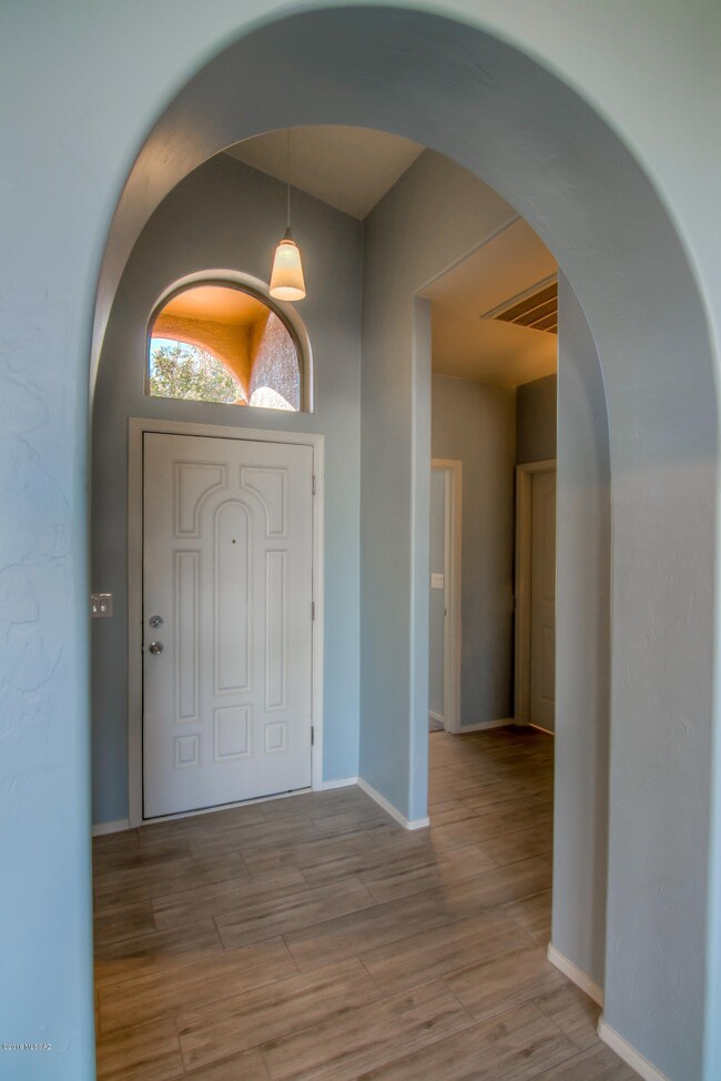 8 Interior Entry
