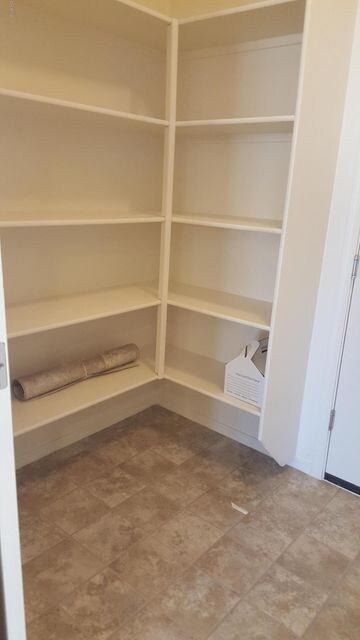 219 walk in pantry,