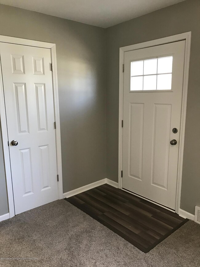 6347 Sommerset Rd, Lansing, MI 48911 - photo 3