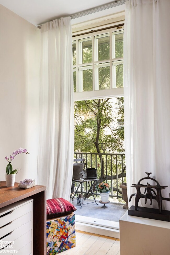 The Cherokee unit 3D, New York, NY 10075 - photo 2