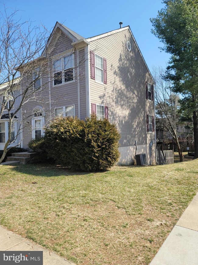 10626 Fitzgibbon Ct, Bowie, MD 20721 - photo 2