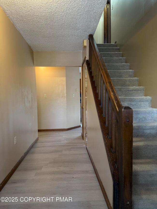 715 Country Place Dr, Tobyhanna, PA 18466 - photo 5