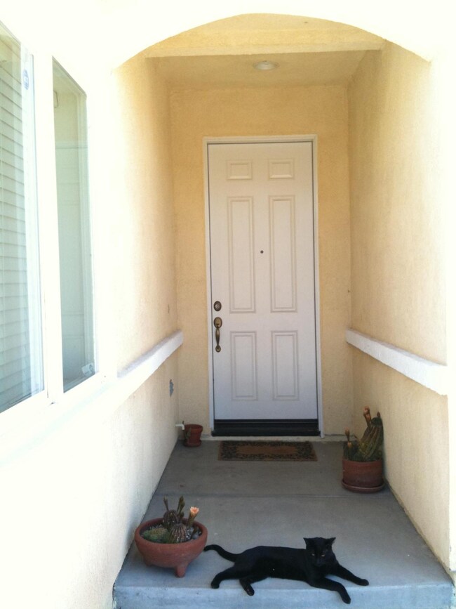 Anastasia Front Door & Metro the Welcomi