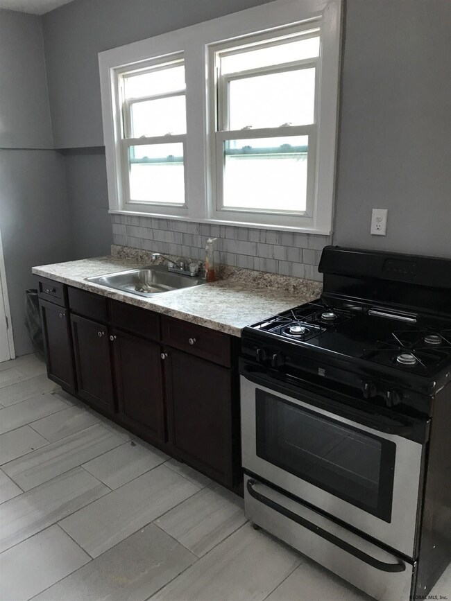 179 5th Ave, Troy, NY 12180 - photo 5