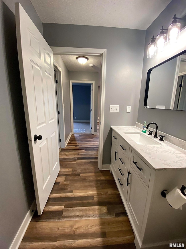 210 N State St, Christopher, IL 62822 - photo 2