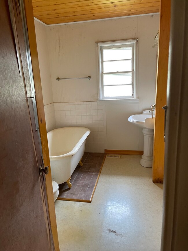 295 W Us Highway 52, Fountaintown, IN 46130 - photo 4