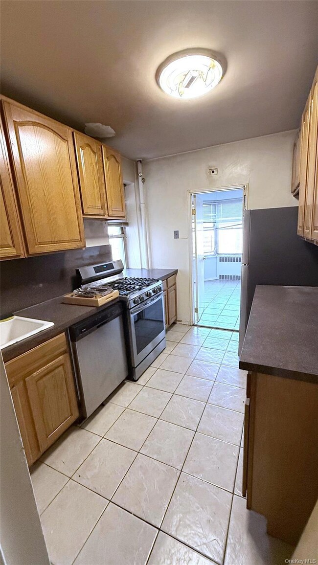 George Washington Apartments unit C61, Forest Hills, NY 11375 - photo 7