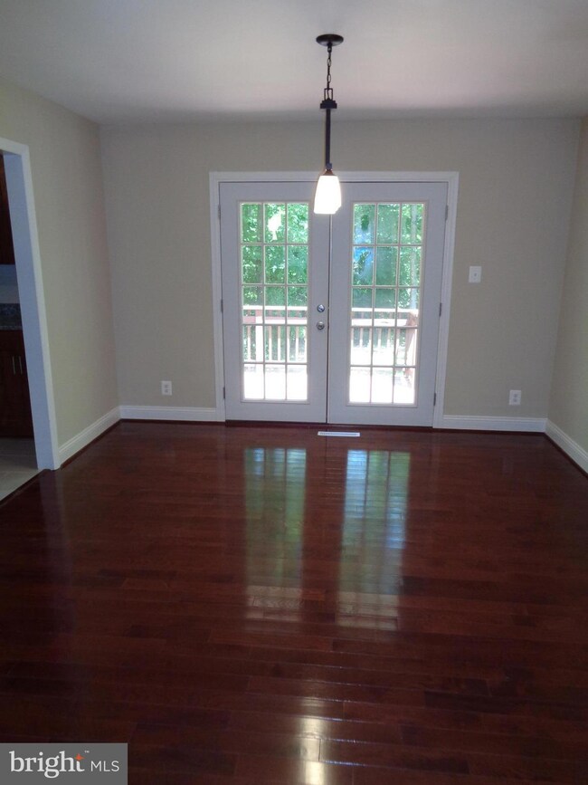 9295 Clifford Dr, White Plains, MD 20695 - photo 6