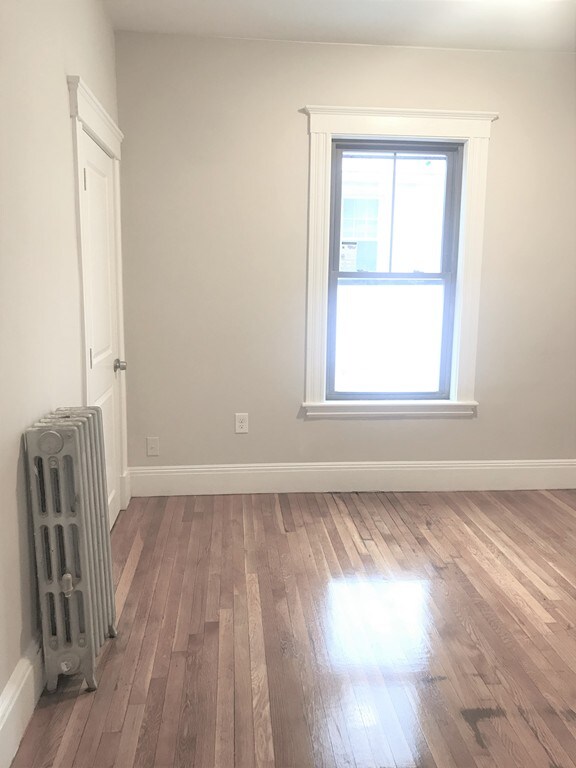 33 Glendale Ave unit 2, Everett, MA 02149 - photo 5