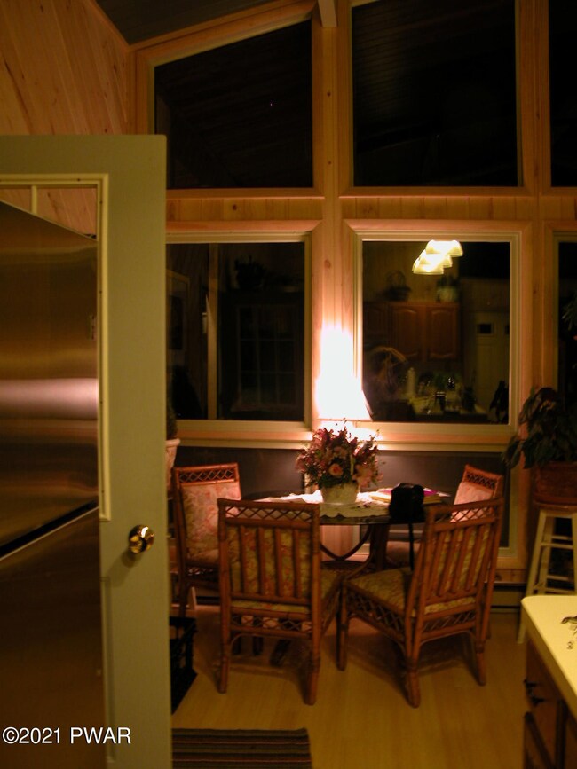 128 Marigold Ln, Milford, PA 18337 - photo 4