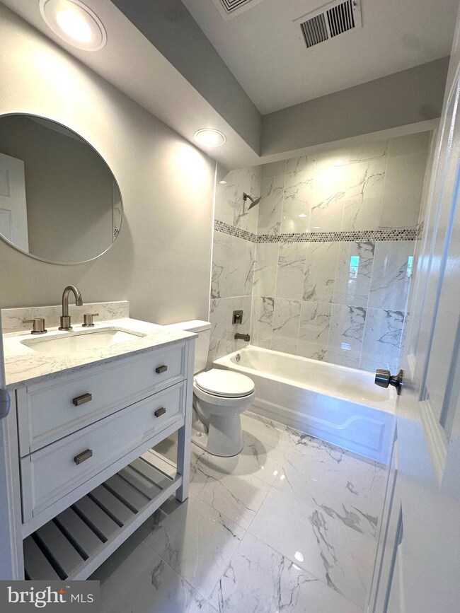 1947 Inglebrook Dr, Woodbridge, VA 22192 - photo 3