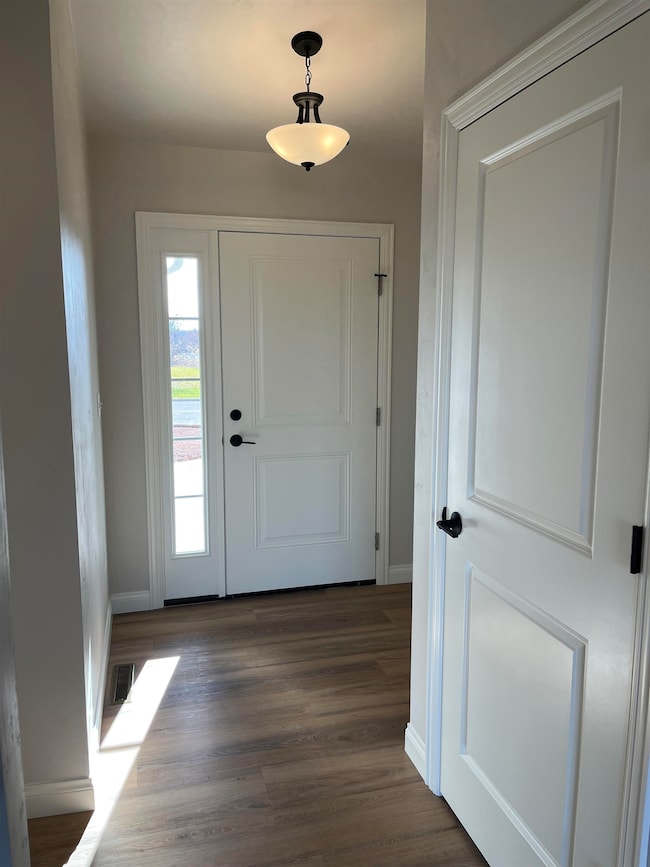 1515 Caroline Dr, New London, WI 54961 - photo 7