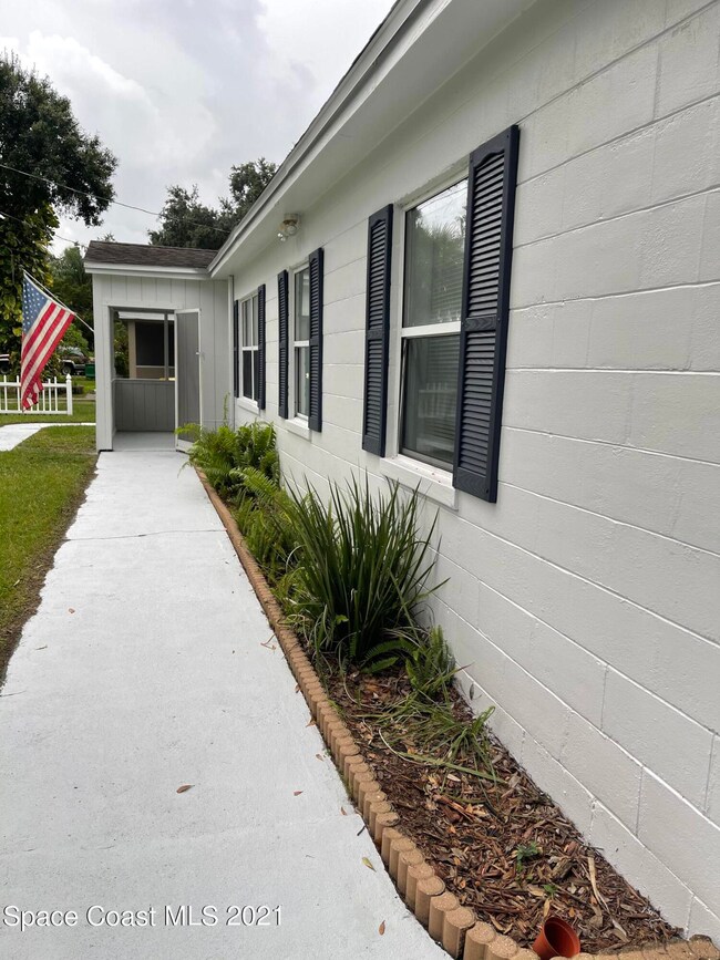 205 Plumosa Dr, Cocoa, FL 32922 - photo 5