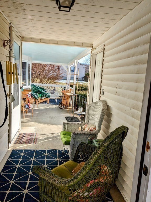 4 Lake Whittemore Dr, Spencer, MA 01562 - photo 2