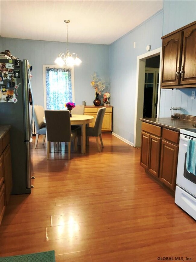 221 Lake Shore Dr, Rensselaer, NY 12144 - photo 3