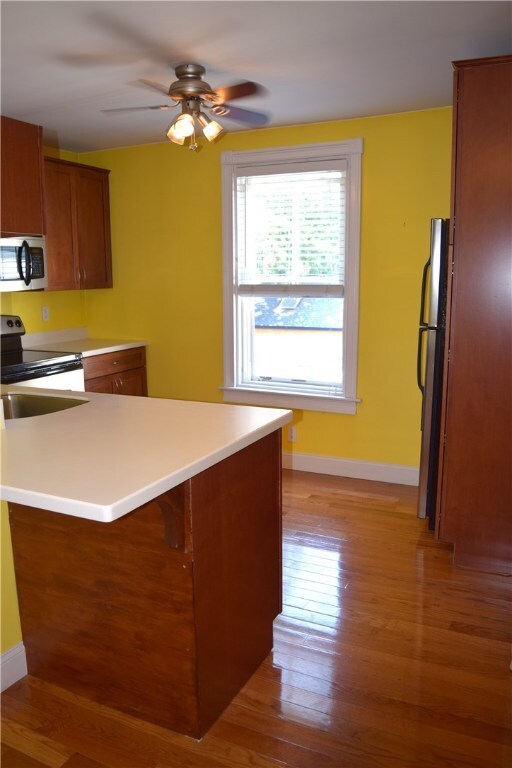 14 Almy St unit 2, Newport, RI 02840 - photo 3