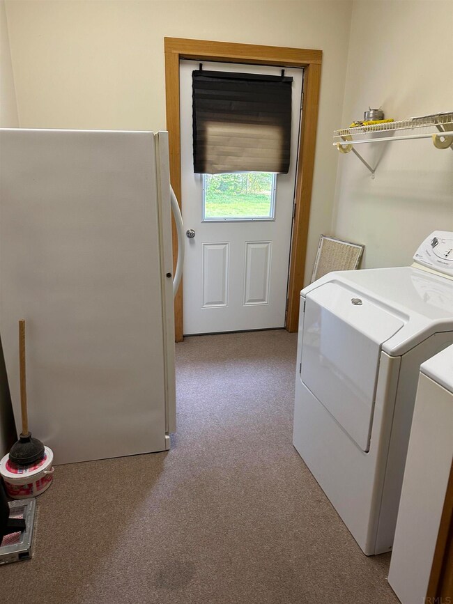 610 W Spring St, Bluffton, IN 46714 - photo 4